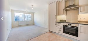63_Barrington Court, 124 Wilton Road, SW1V 1AJ